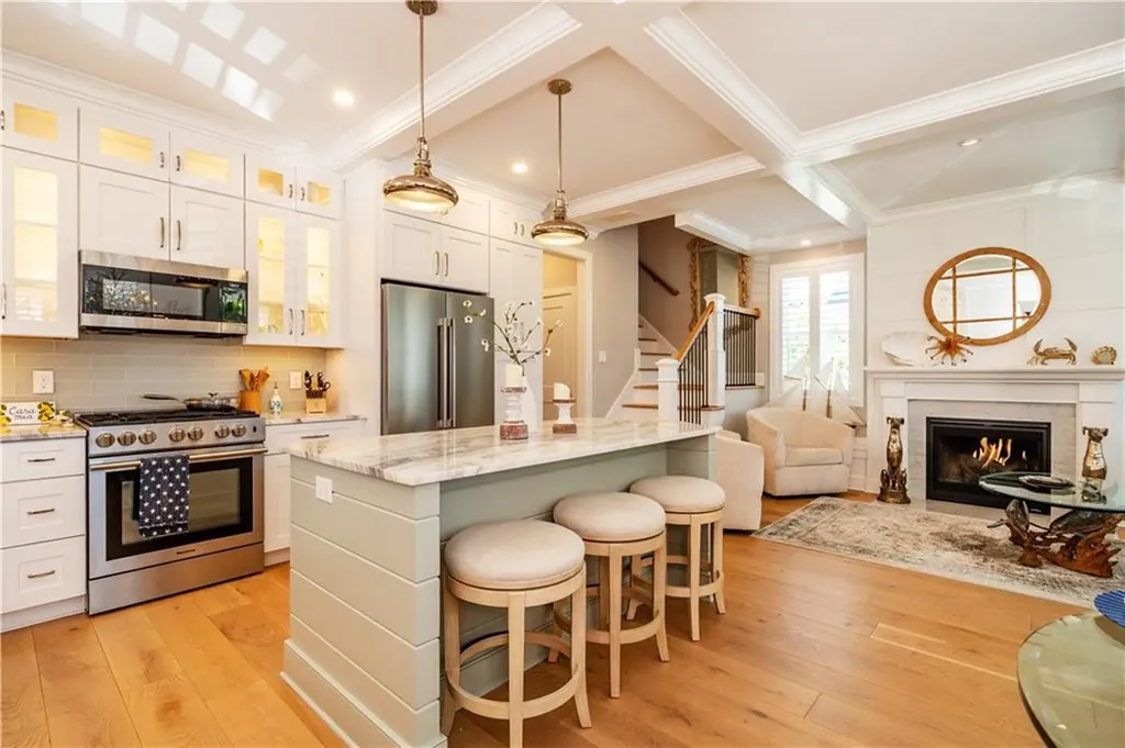 15 Castle Street East Greenwich RI 02818