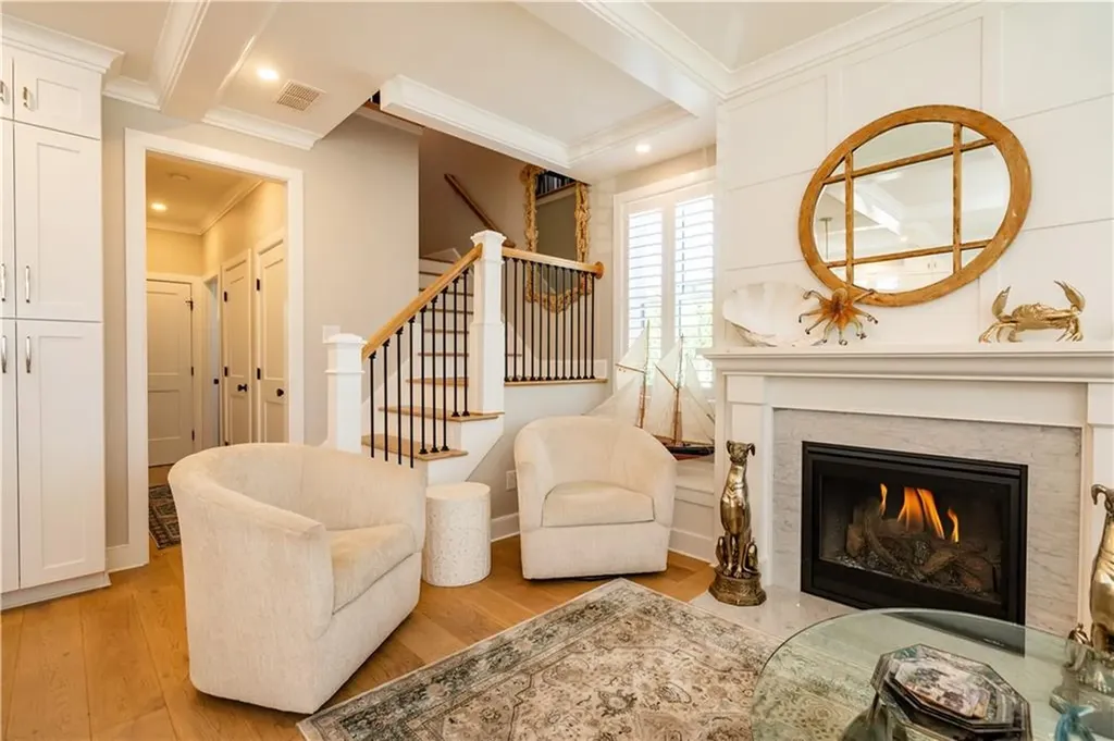 15 Castle Street East Greenwich RI 02818