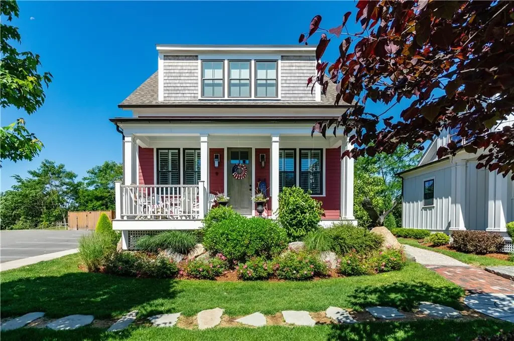 15 Castle Street East Greenwich RI 02818