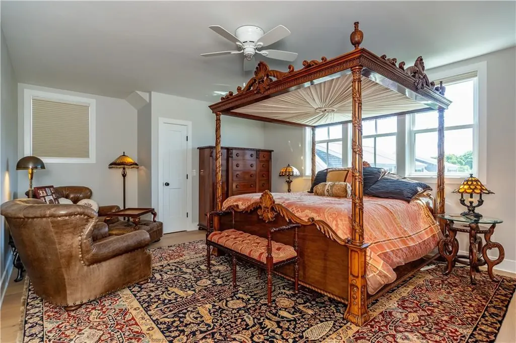 15 Castle Street East Greenwich RI 02818