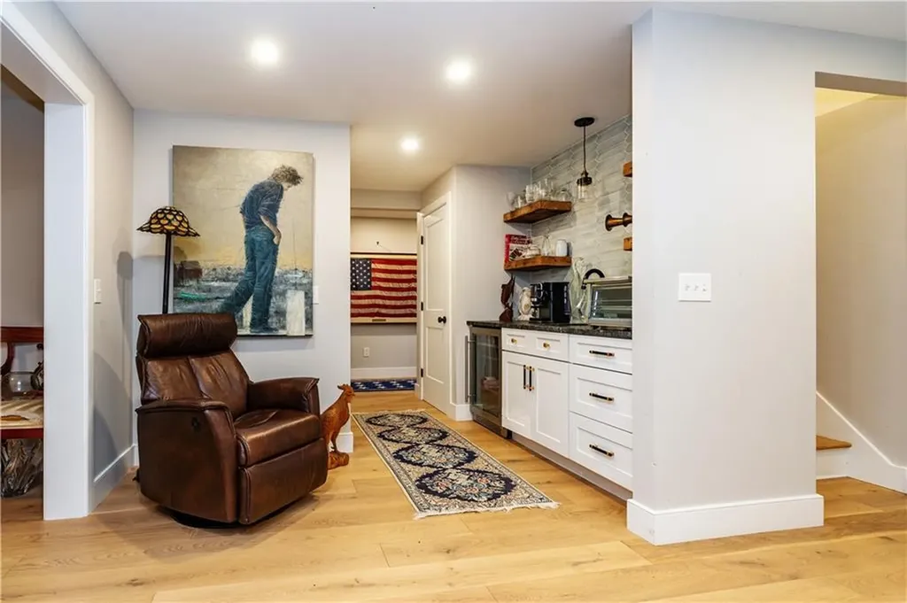 15 Castle Street East Greenwich RI 02818