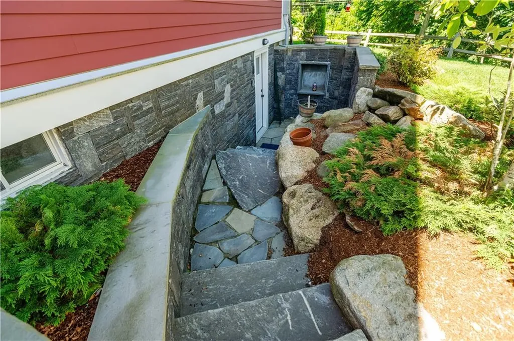15 Castle Street East Greenwich RI 02818