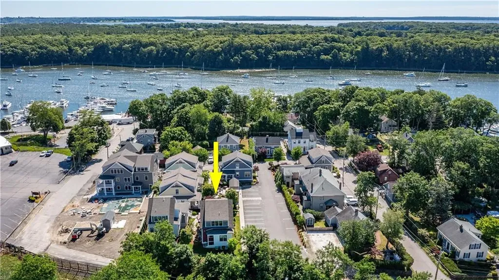 15 Castle Street East Greenwich RI 02818