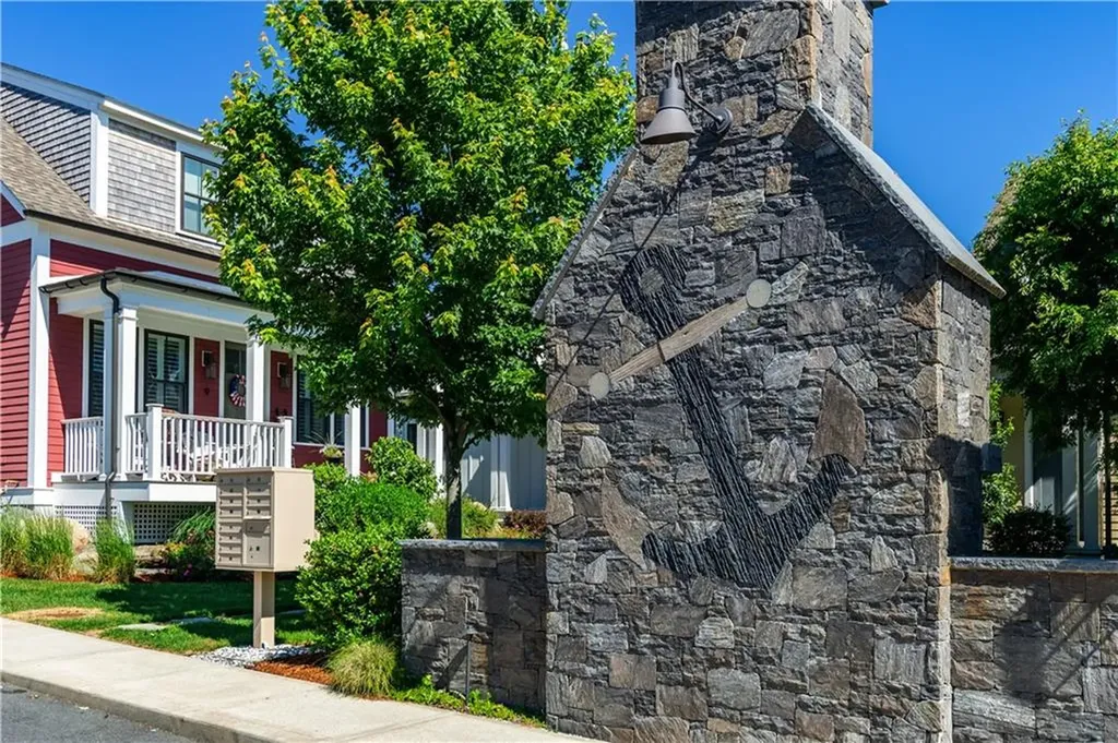 15 Castle Street East Greenwich RI 02818