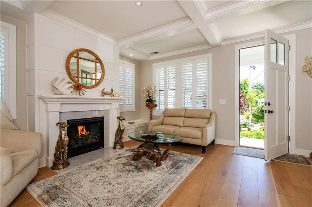 15 Castle Street East Greenwich RI 02818