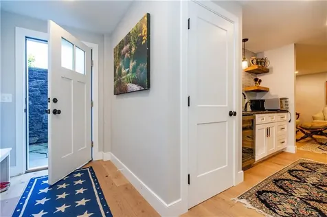 15 Castle Street East Greenwich RI 02818