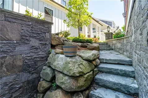 15 Castle Street East Greenwich RI 02818