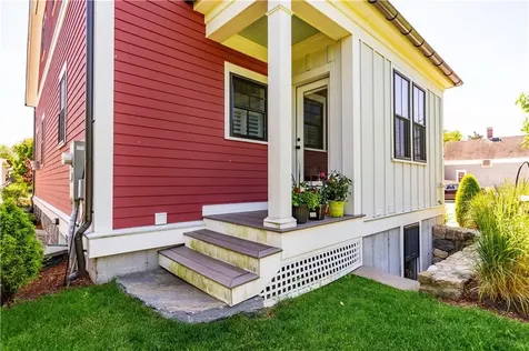 15 Castle Street East Greenwich RI 02818