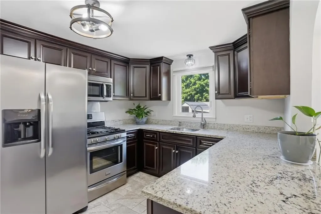 55 Blue Hill Drive Warwick RI 02886