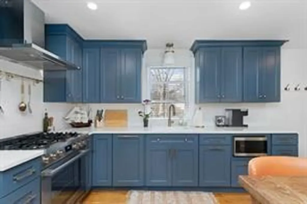 17 Willow Street Newport RI 02840