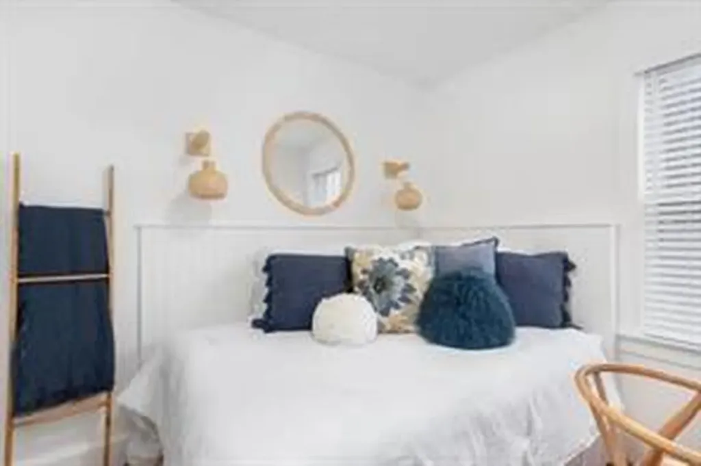 17 Willow Street Newport RI 02840