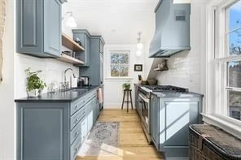 17 Willow Street Newport RI 02840