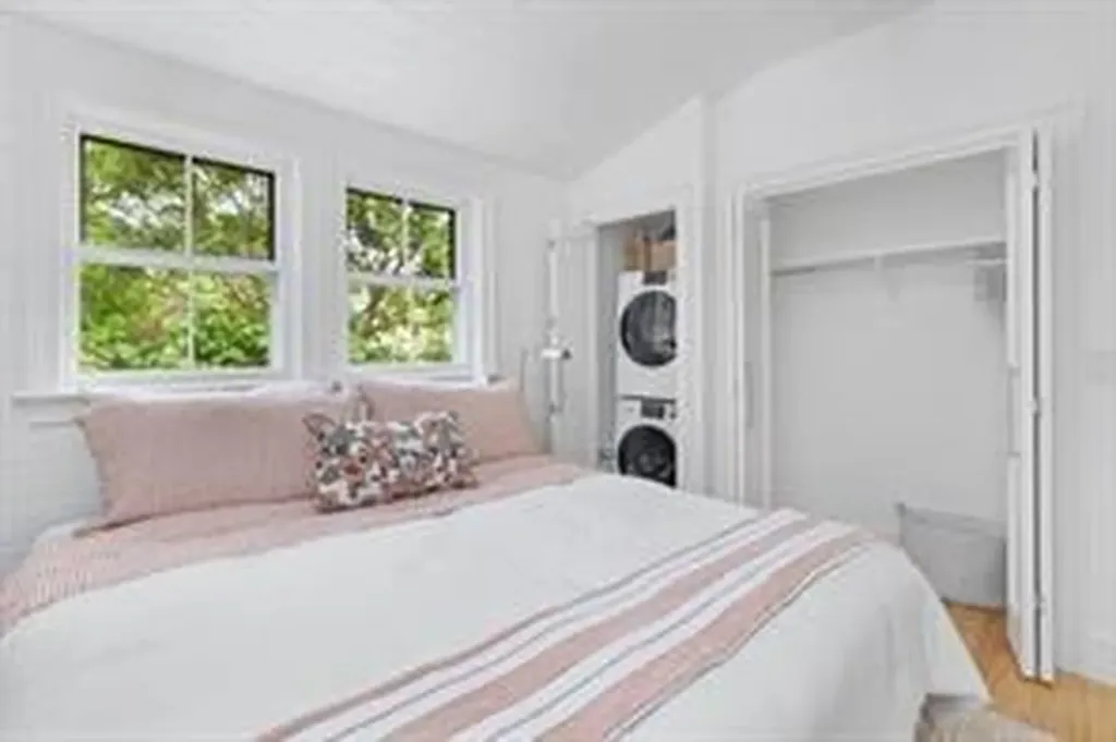 17 Willow Street Newport RI 02840