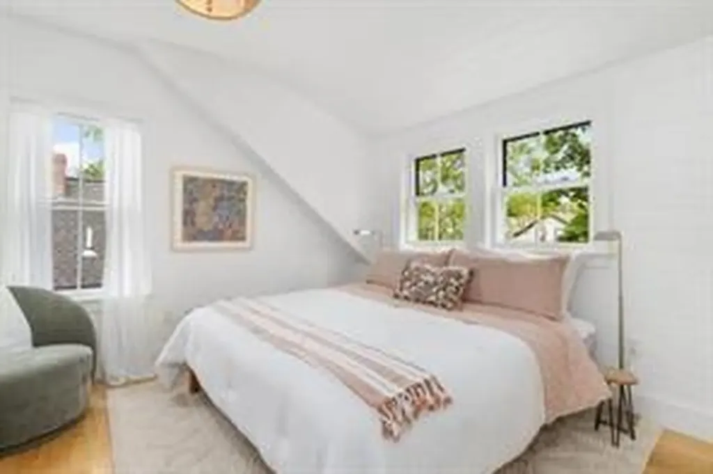 17 Willow Street Newport RI 02840