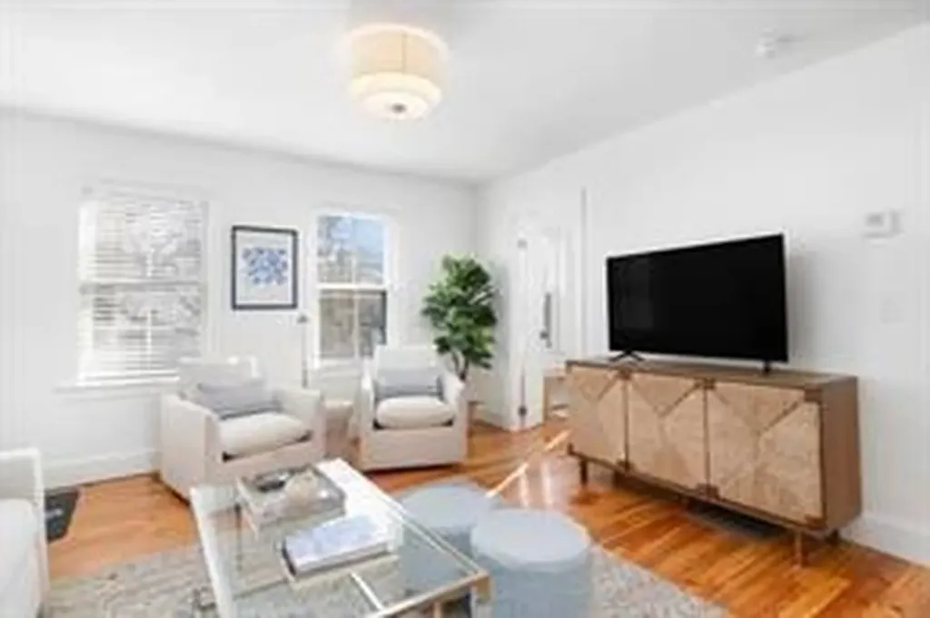17 Willow Street Newport RI 02840