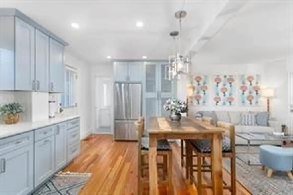 17 Willow Street Newport RI 02840