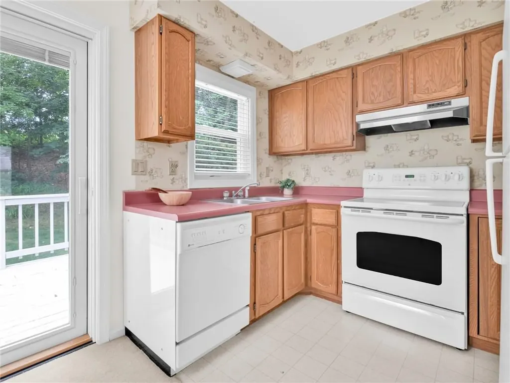 160 Bourne Avenue East Providence RI 02916