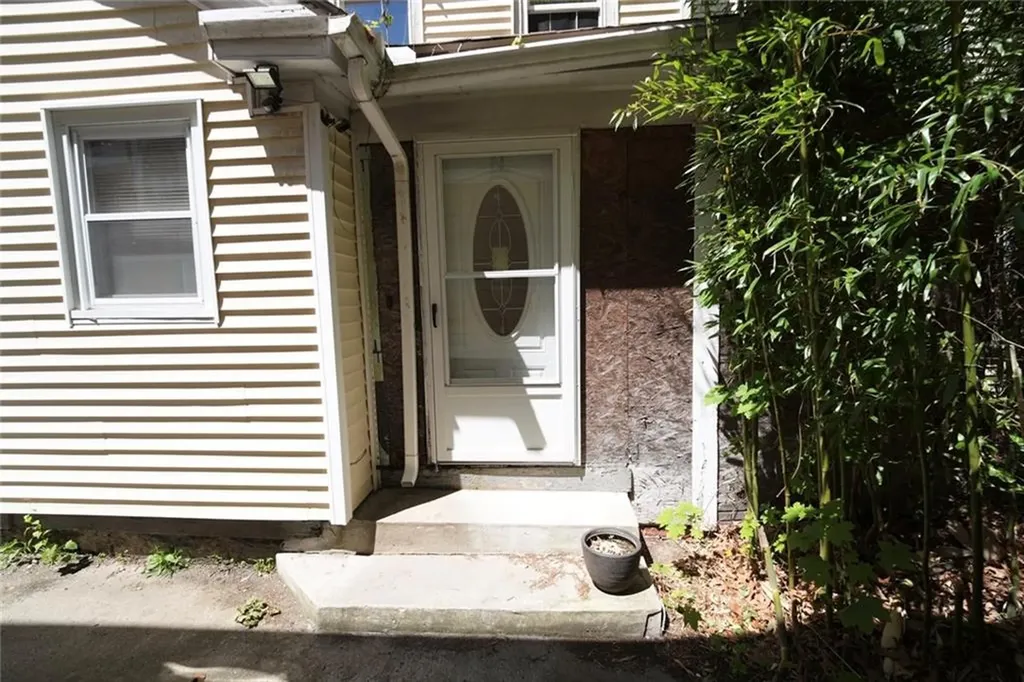 8 Washington Street Pawtucket RI 02860