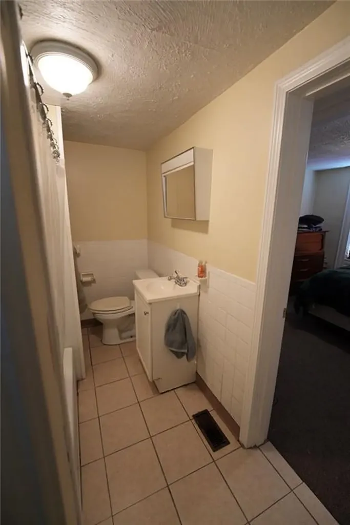 8 Washington Street Pawtucket RI 02860