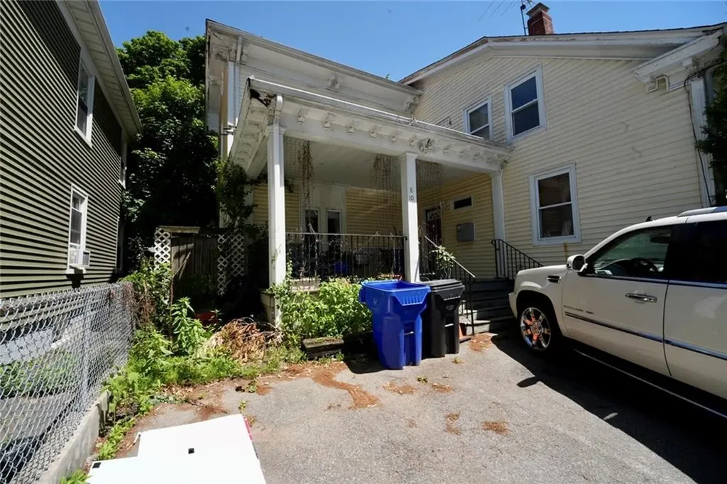 8 Washington Street Pawtucket RI 02860