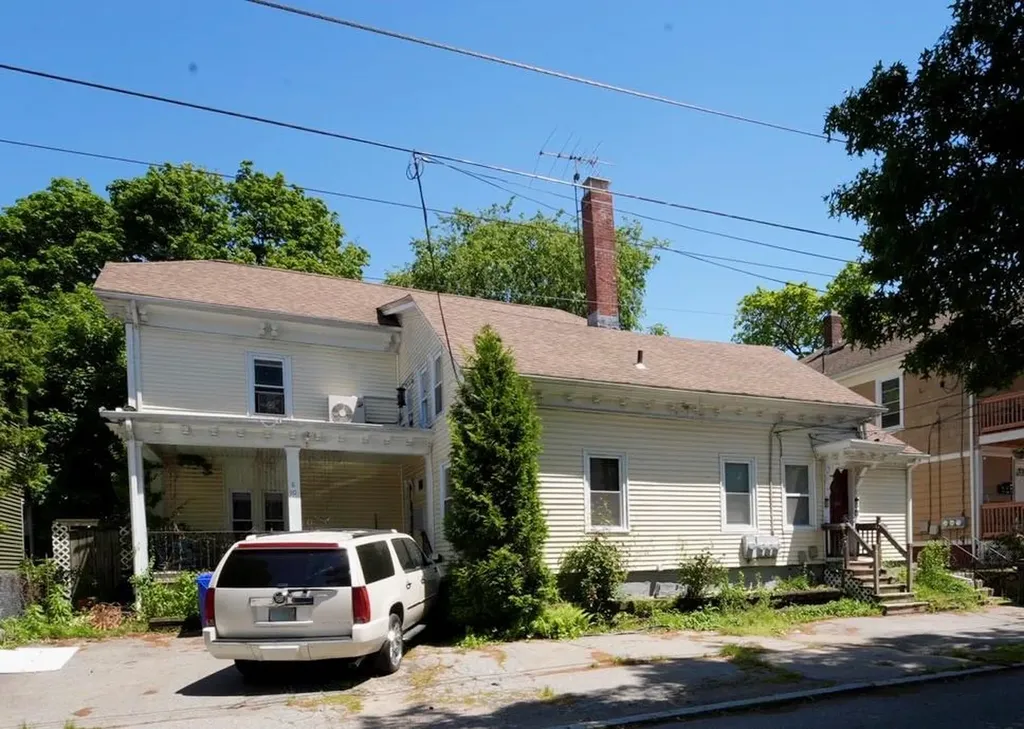 8 Washington Street Pawtucket RI 02860