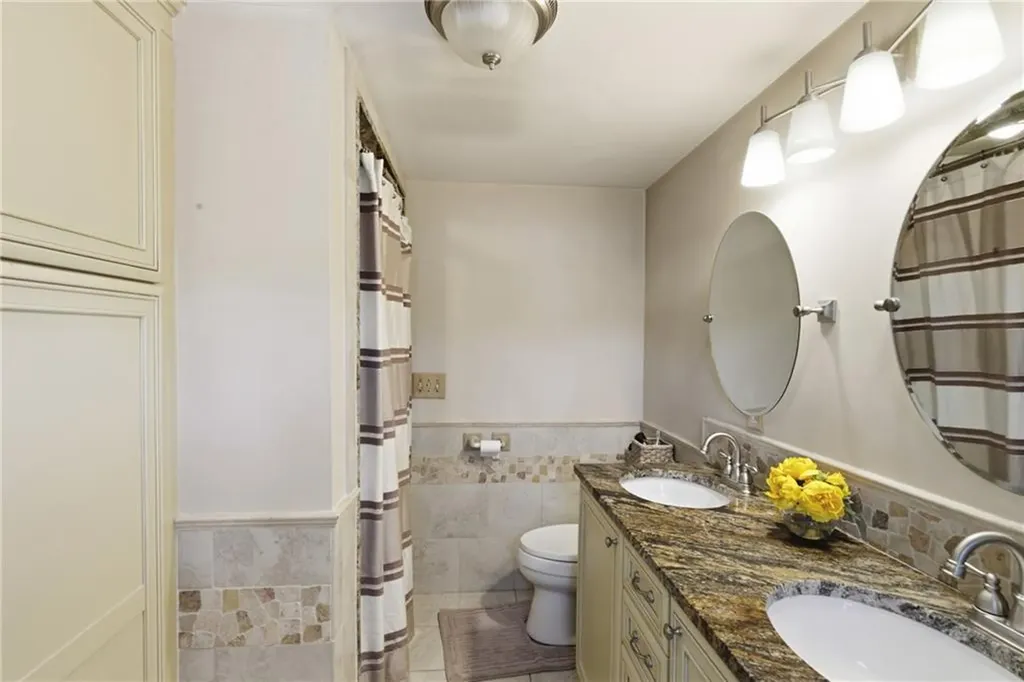550 Algonquin Drive Warwick RI 02888