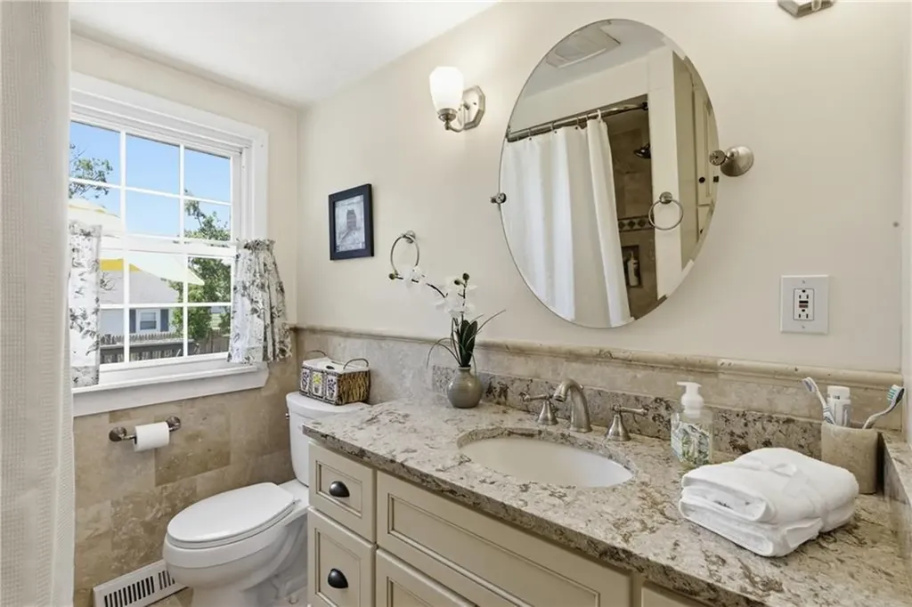 550 Algonquin Drive Warwick RI 02888