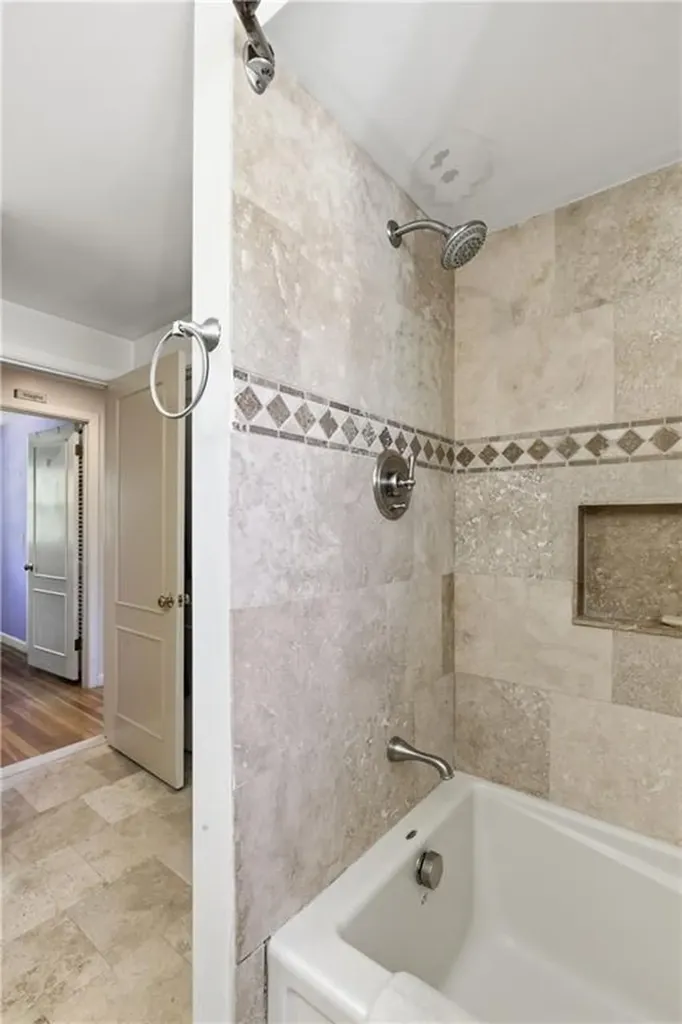 550 Algonquin Drive Warwick RI 02888