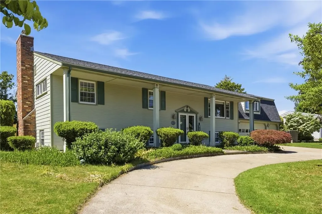 550 Algonquin Drive Warwick RI 02888