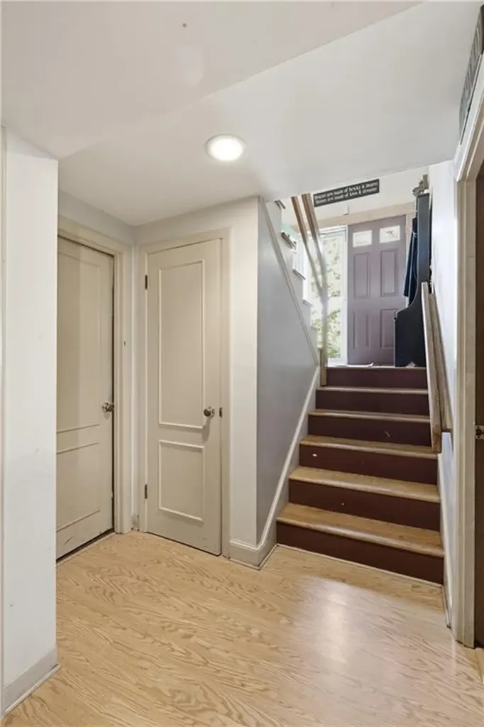 550 Algonquin Drive Warwick RI 02888