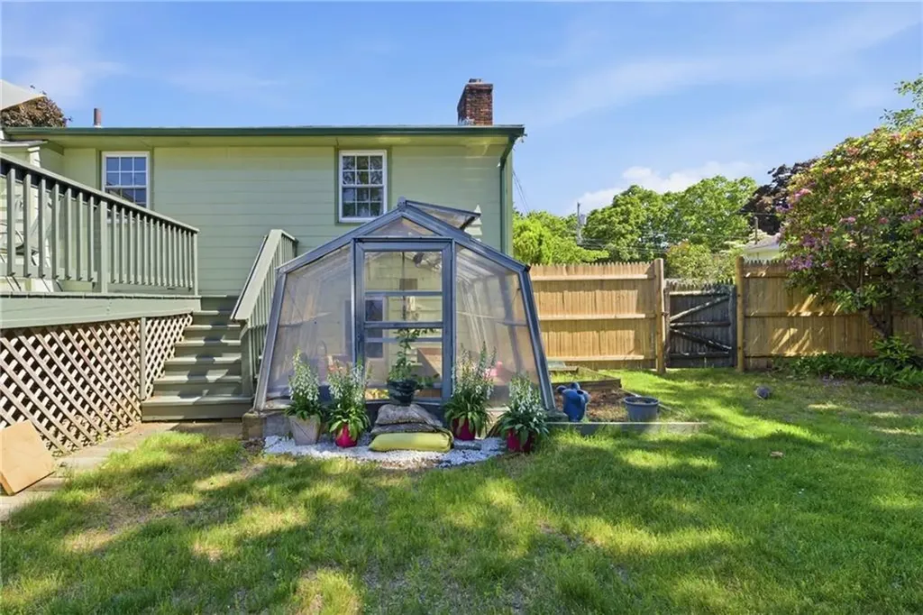 550 Algonquin Drive Warwick RI 02888