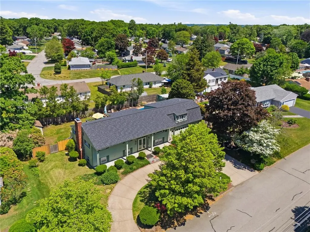 550 Algonquin Drive Warwick RI 02888