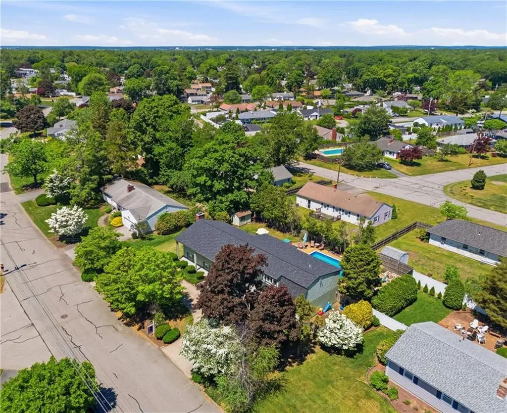 550 Algonquin Drive Warwick RI 02888