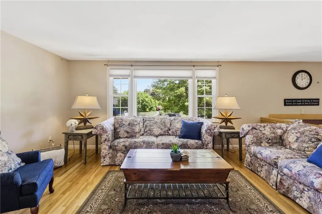 550 Algonquin Drive Warwick RI 02888