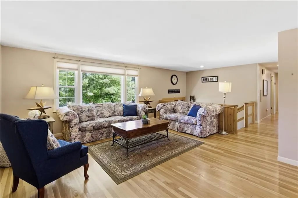 550 Algonquin Drive Warwick RI 02888