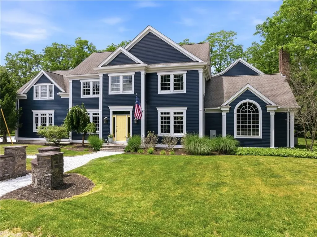 198 Poppasquash Road Bristol RI 02809