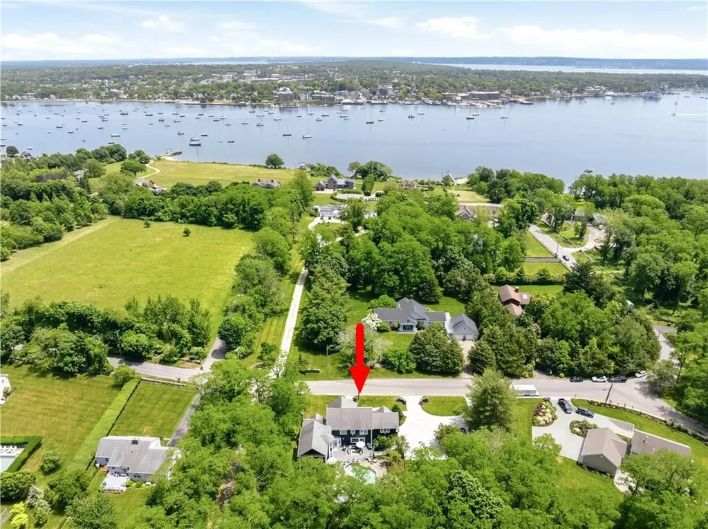 198 Poppasquash Road Bristol RI 02809