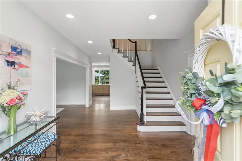 198 Poppasquash Road Bristol RI 02809