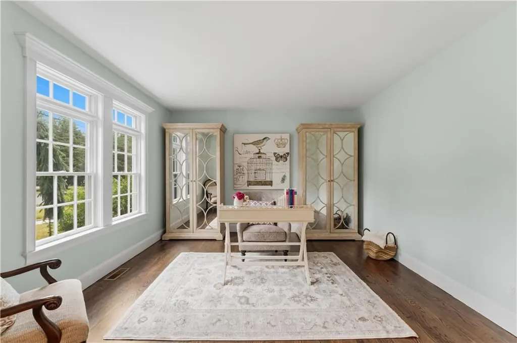 198 Poppasquash Road Bristol RI 02809