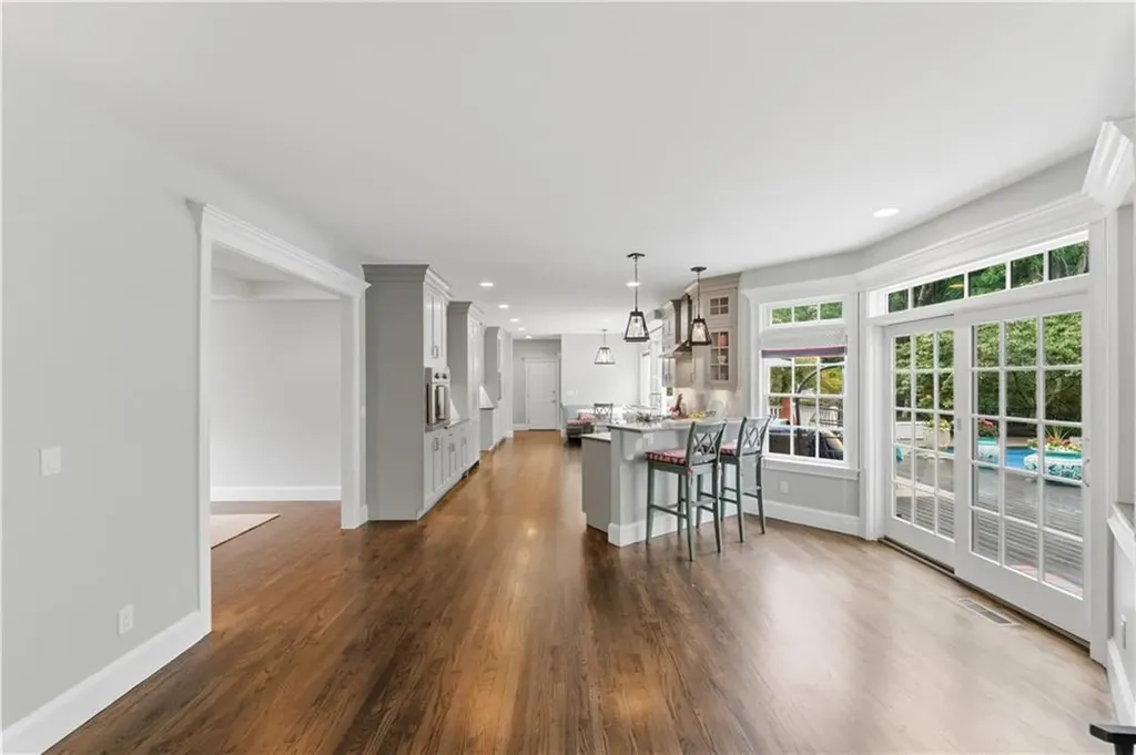 198 Poppasquash Road Bristol RI 02809