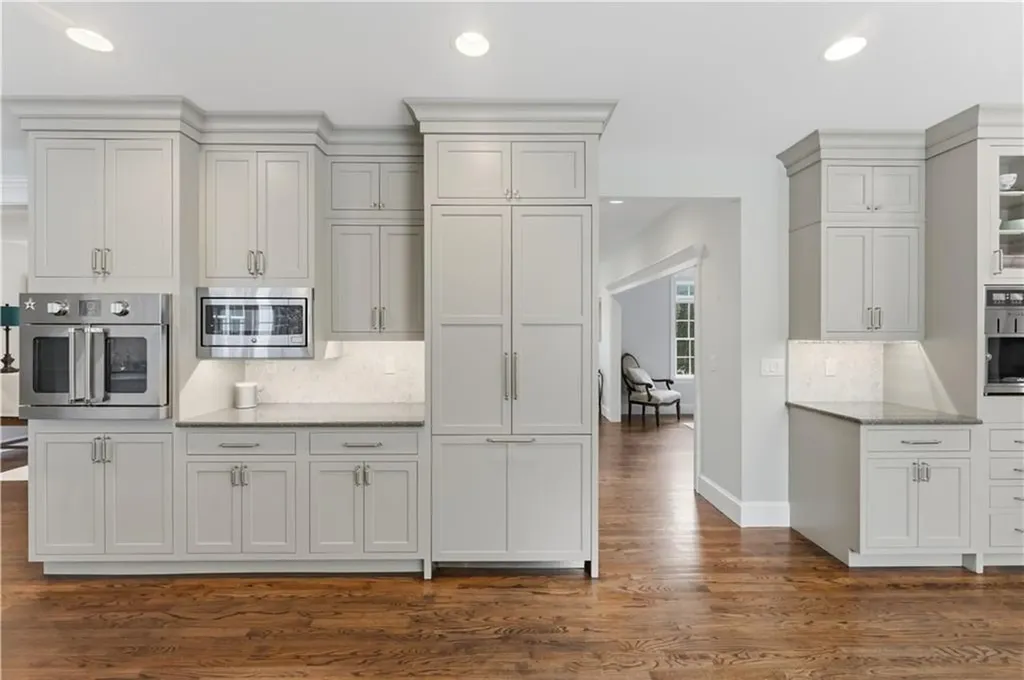 198 Poppasquash Road Bristol RI 02809
