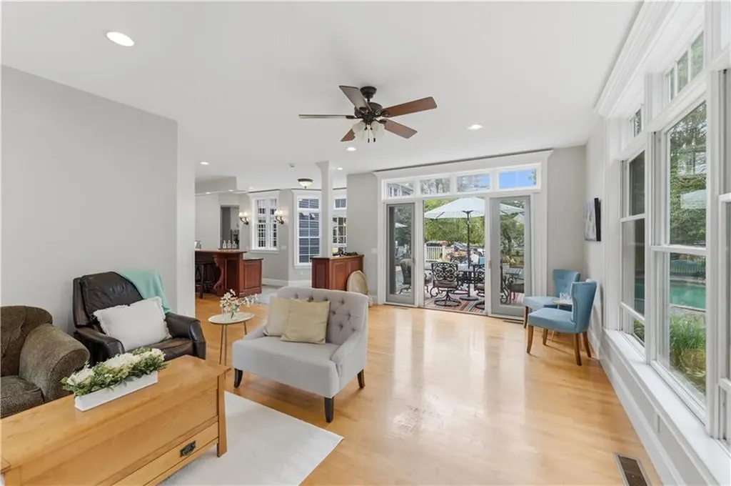 198 Poppasquash Road Bristol RI 02809