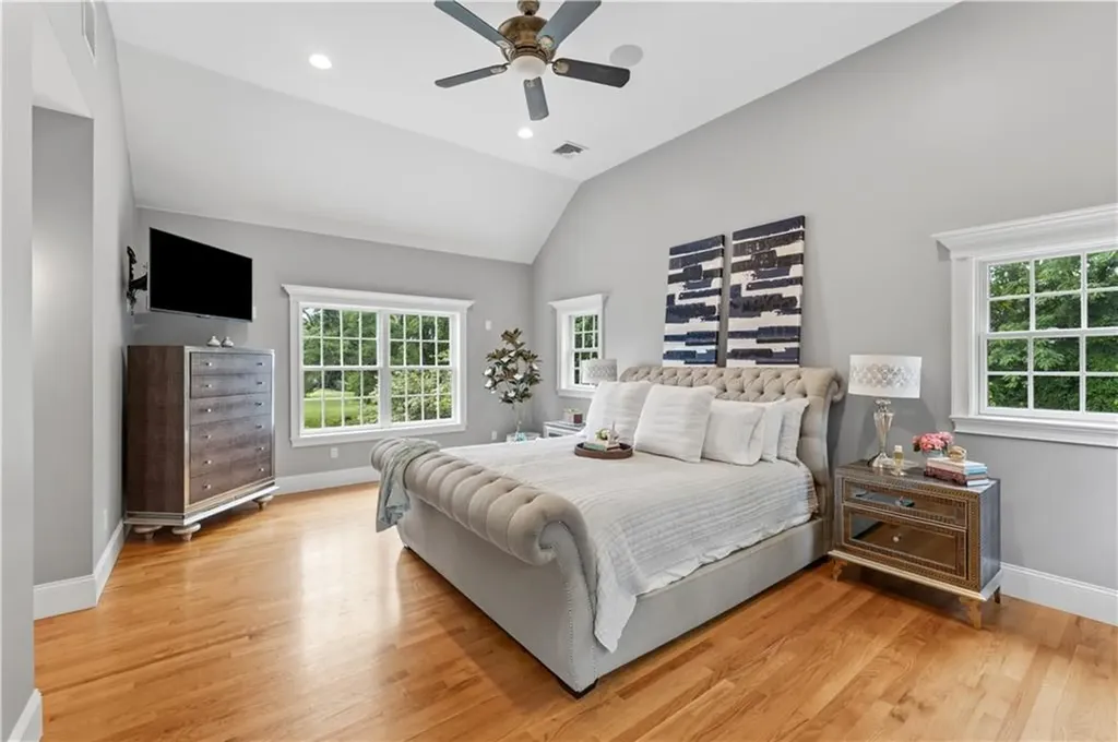 198 Poppasquash Road Bristol RI 02809