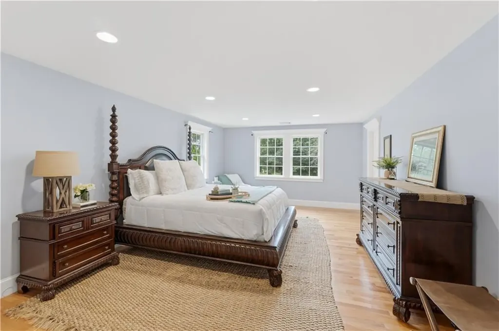 198 Poppasquash Road Bristol RI 02809