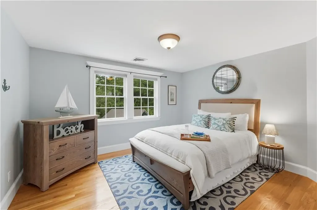 198 Poppasquash Road Bristol RI 02809