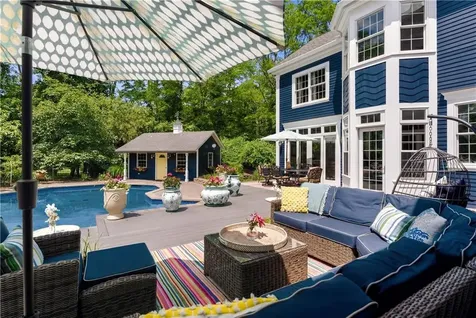 198 Poppasquash Road Bristol RI 02809