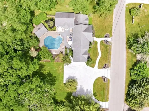 198 Poppasquash Road Bristol RI 02809