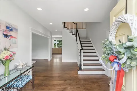 198 Poppasquash Road Bristol RI 02809