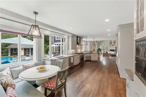 198 Poppasquash Road Bristol RI 02809