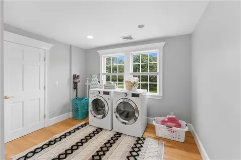 198 Poppasquash Road Bristol RI 02809